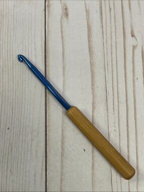Bamboo Handle Crochet Hook Tool J-10 6mm Blue Light Wood Craft Crocheting